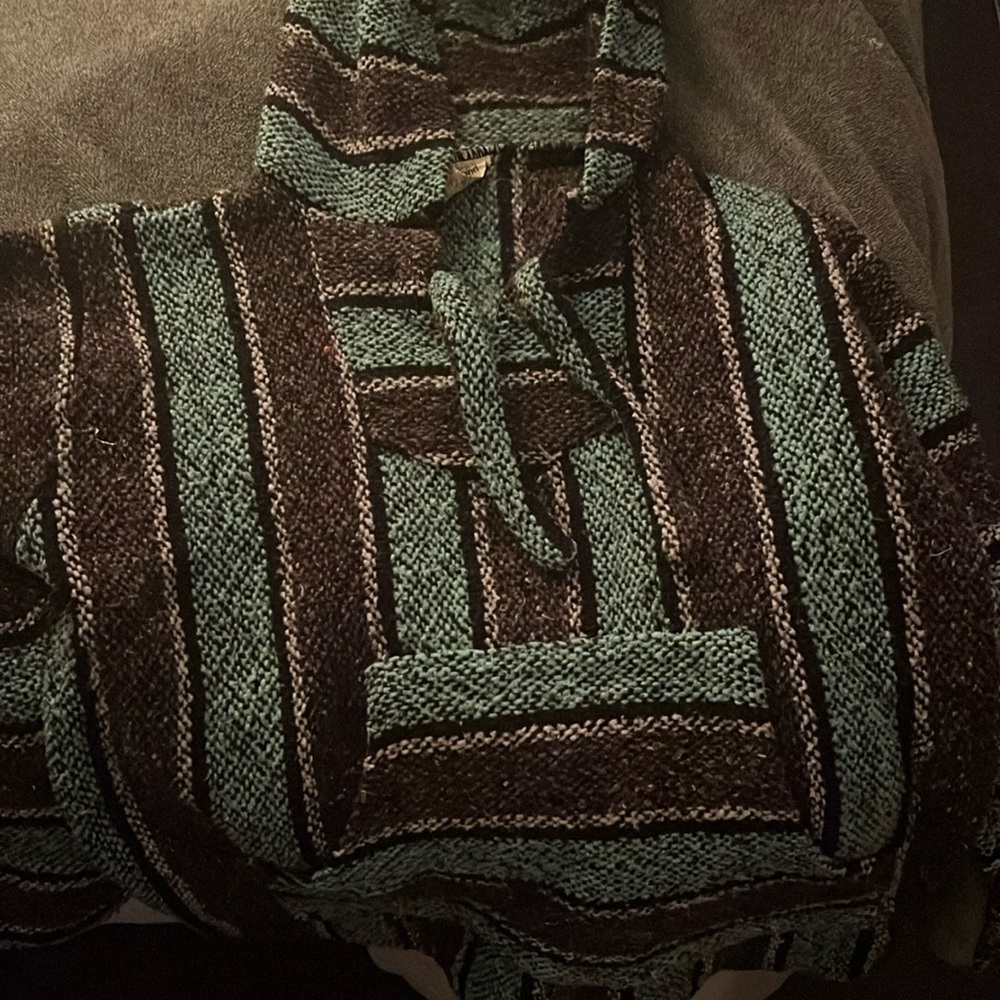 Oland Men’s Poncho size small